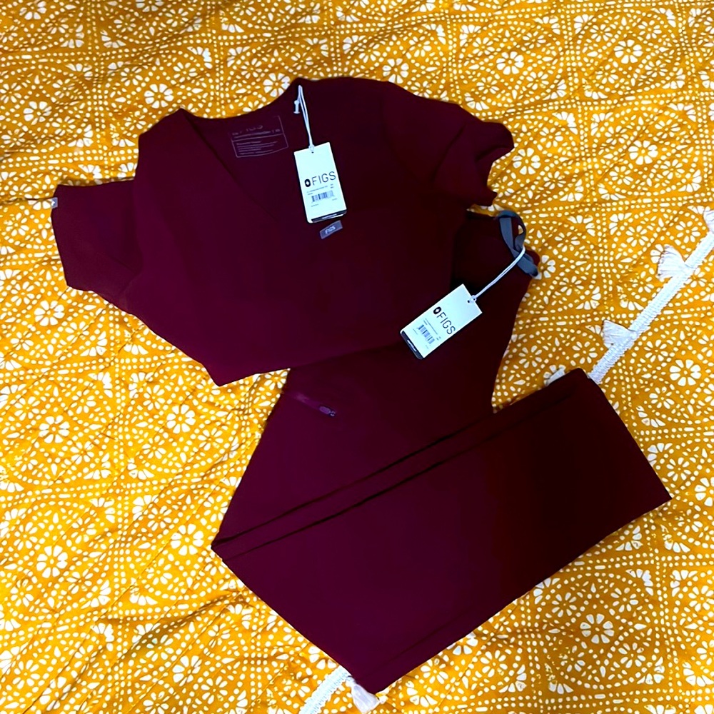 Maroon Figs Set